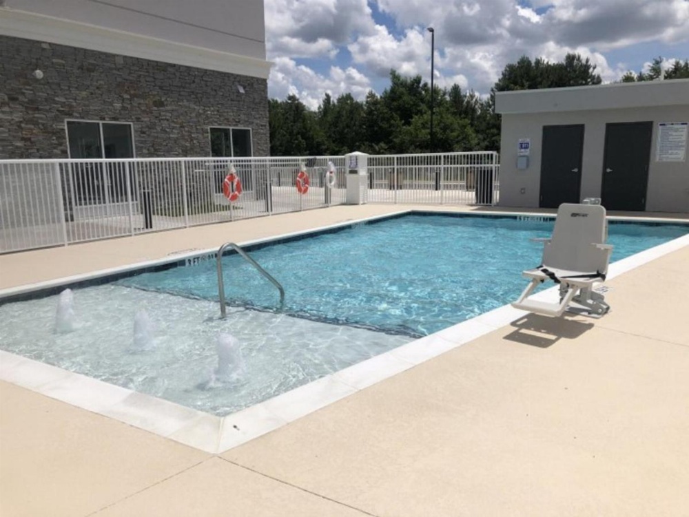 Holiday Inn & Suites - Fayetteville W-Fort Bragg Area Image 10